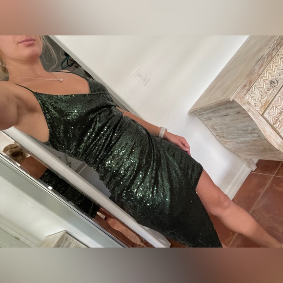 SHEIN gorgeous emerald green sequin cocktail dress size small worn once - Picture 2 of 10